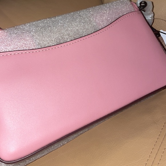 Coach Dinky - Picture 10 of 12